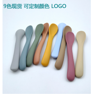 现货硅胶勺小弯勺婴幼儿辅食软硅胶勺宝宝吃饭训练勺母婴喂养餐具
